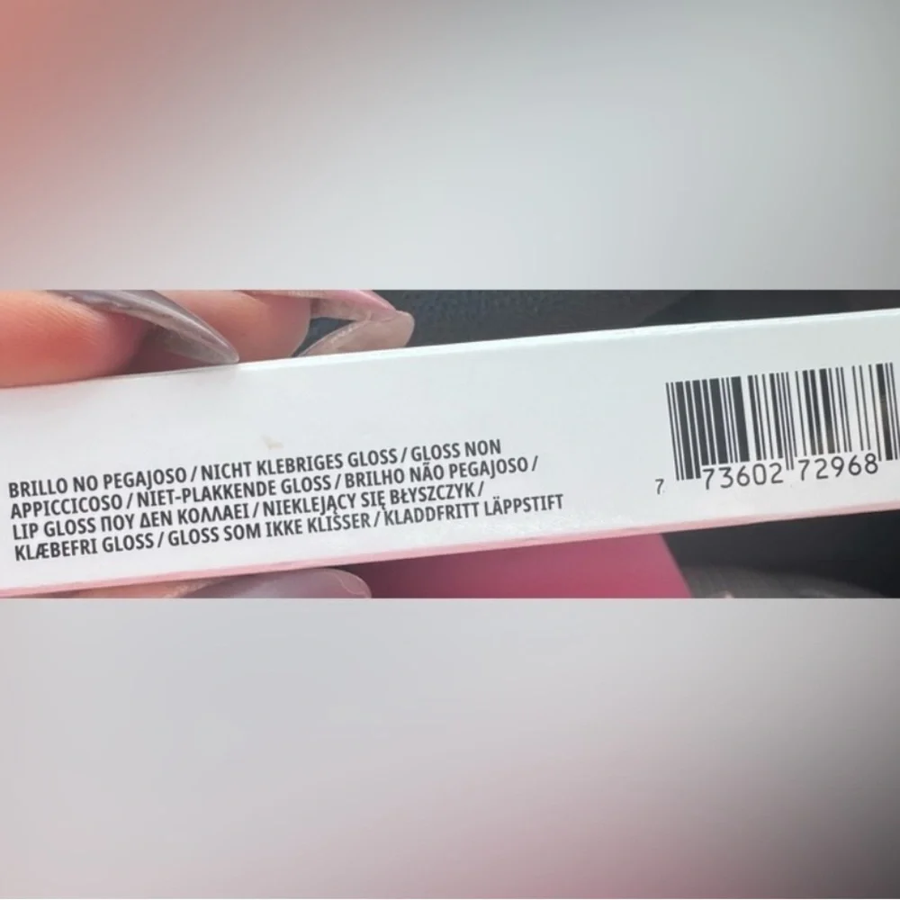 BNIB MAC Cosmetics Lipglass Air Non-Sticky Lipgloss in Frosting
